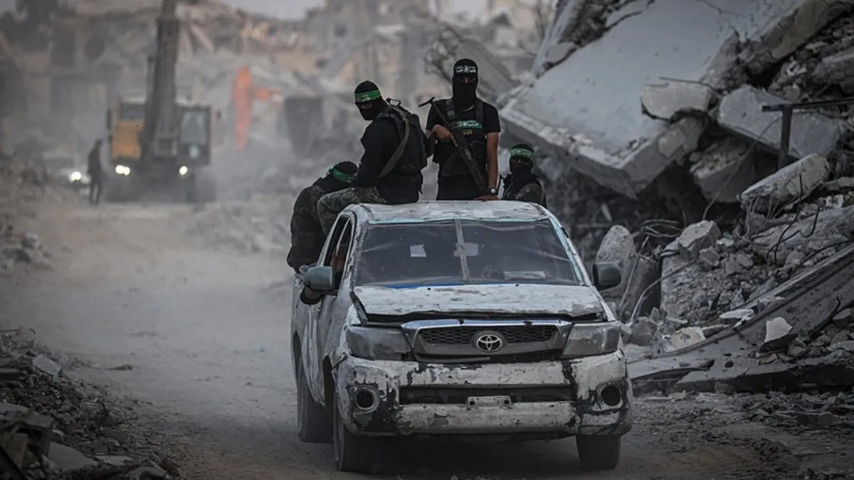 Hamas, bir esirin cesedini daha Kızılhaç’a teslim etti! Hamas, bir esirin cesedini daha Kızılhaç’a teslim etti!