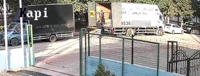 Adana’da film gibi soygun! Evden eve nakliyat kamyonuyla kaçmaya çalıştılar!