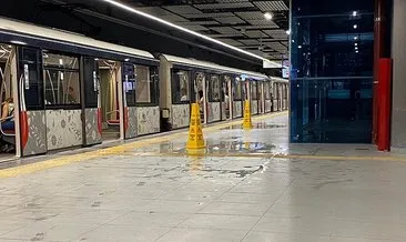 İstanbul’da metronun tavanından sular aktı #istanbul