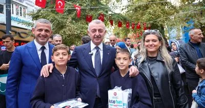 Kocaeli’de Kitap Fuarı geleneği sürdü! Kitaplar yine ağaçlarda açtı #kocaeli
