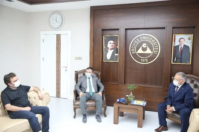 Başkan Büyükkılıç: Yerli aşıda gönüllüler hazır, klinik testler başlıyor