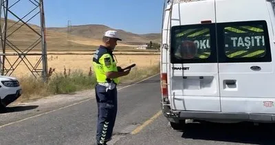 Ağrı’da jandarmadan trafik denetimi! 1185 araç kontrol edildi! 5 kişi yakalandı #agri