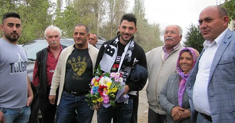 Beşiktaşlı futbolcu Tolgay Arslan köyünü ziyaret etti