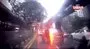 Malezya’da ağaç devrildi: 1 kişi öldü, 17 araçta hasar oluştu | Video