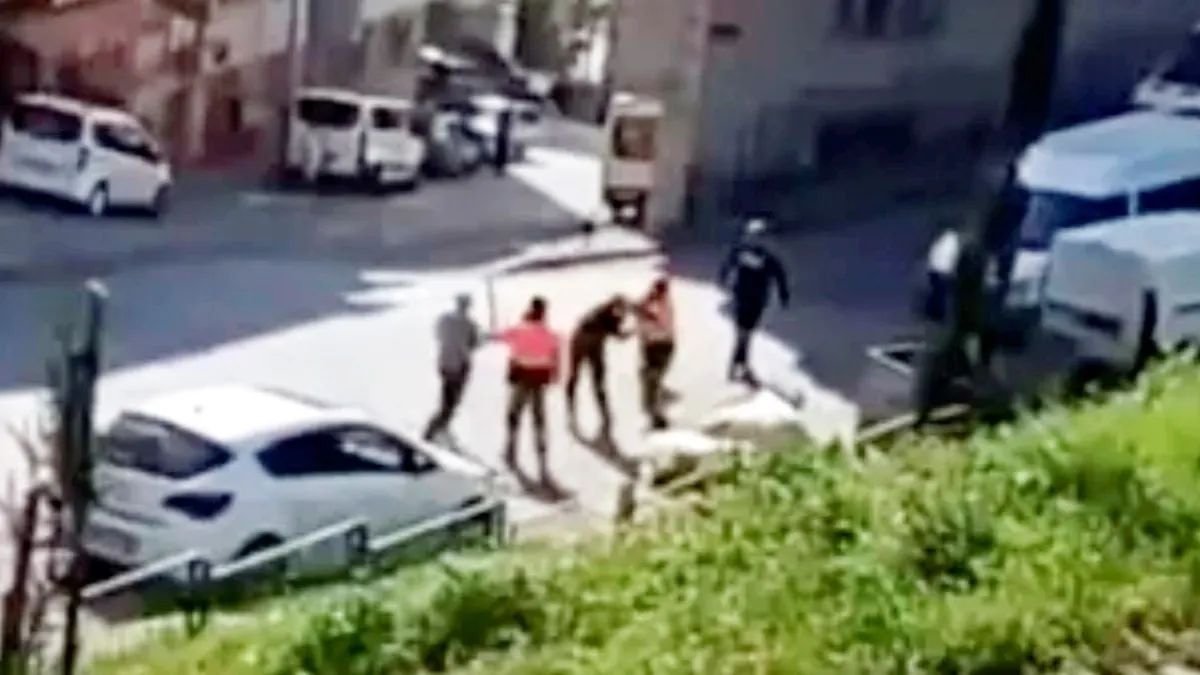 Korsan davulcu ile Ramazan davulcuları yumruk yumruğa kavga etti Korsan davulcu ile Ramazan davulcuları yumruk yumruğa kavga etti