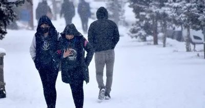 Yurt genelinde kar yağışı alarmı! Uyarılar peş peşe geldi: Yollar kapandı Okullar tatil edildi...