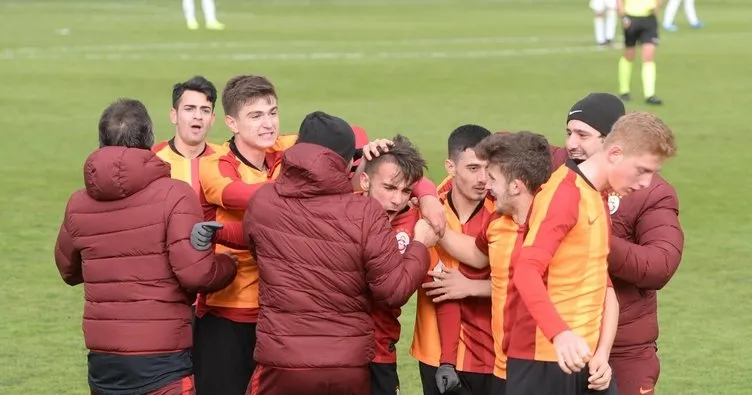 İlk derbi Galatasaray’ın!