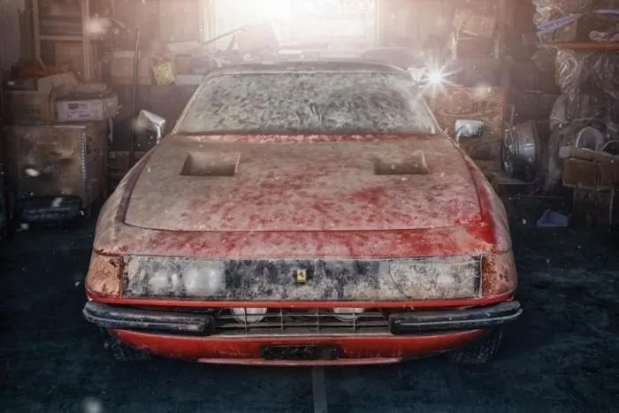 Bir depoda 40 yıllık Ferrari bulundu!