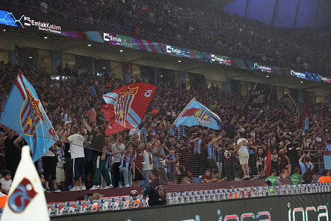 canli-trabzonspor-ferencvaros-maci-firtina-avrupa-perdesini-atvde-aciyor-1787249812989.jpg