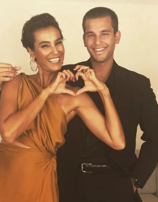 Aslantuğların müstakbel gelini hayran bıraktı! Arzum Onan ile Mehmet Aslantuğ’un oğlu Can Aslantuğ’un sevgilisine bakın...