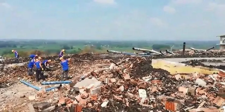 Son dakika! Sakarya'daki fabrika görüntüleri patlamanın şiddetini ortaya çıkardı!