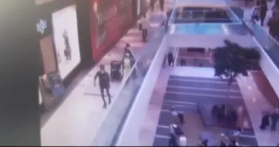 AVM’de çanta çalan hırsızlar kamerada!