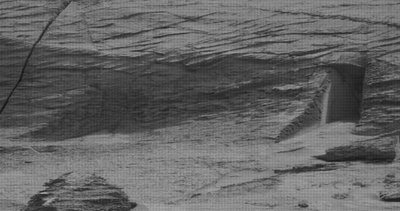NASA görüntüleri paylaştı: Bilim dünyası şaştı kaldı! Mars’taki kapının gizemi...