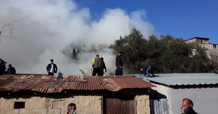 Adana’da evde çıkan yangın, çevredeki binalara da sıçradı