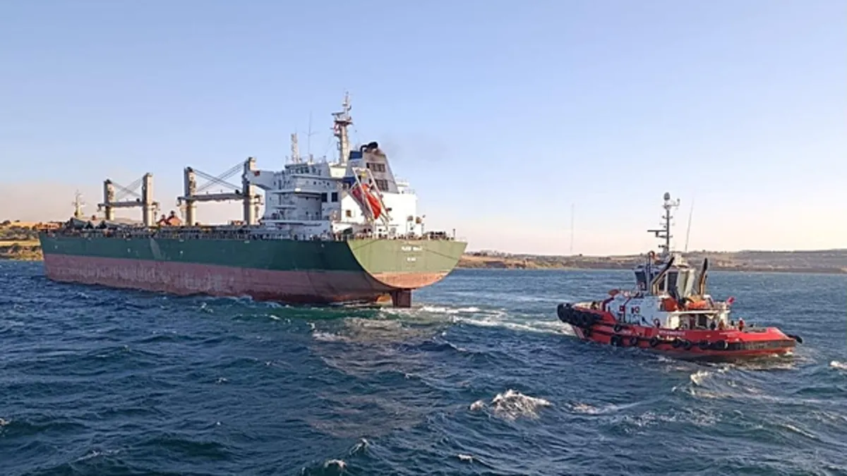 Çanakkale Boğazı’nda yük gemisi karaya oturdu! Bakanlıktan açıklama Çanakkale Boğazı’nda yük gemisi karaya oturdu! Bakanlıktan açıklama