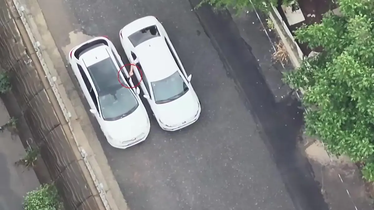 Sultanbeyli’de film gibi uyuşturucu operasyonu: Polis dron ile takip ettiği çeteyi çökertti | Video videosunu izle Sultanbeyli’de film gibi uyuşturucu operasyonu: Polis dron ile takip ettiği çeteyi çökertti | Video videosunu izle