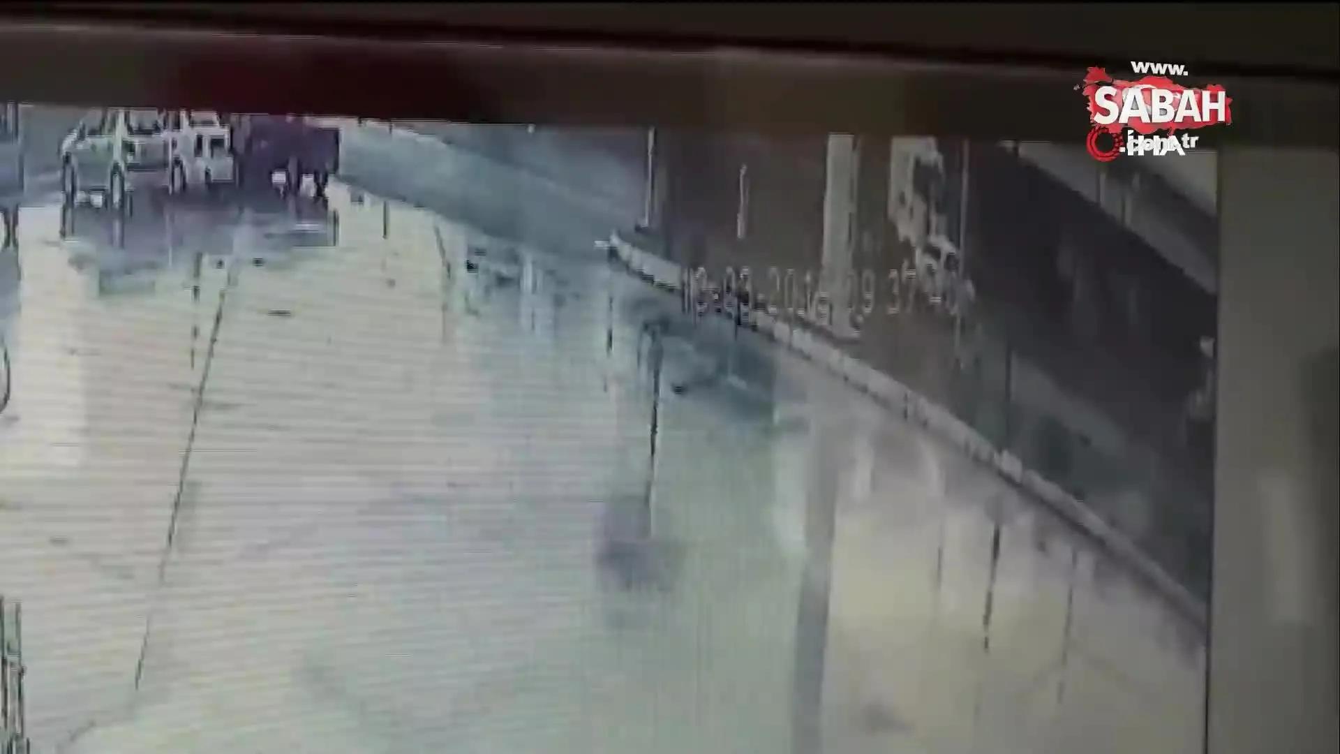 Izmir Aliaga Da Feci Kaza O Anlar Kamerada 1 Olu Videosunu Izle Son Dakika Haberleri