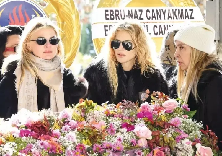 Mehmet Ali Erbil eski kayınvalidesini gözyaşlarıyla son yolculuğuna uğurladı! Eski eşi Tuğba Coşkun’u yalnız bırakmadı