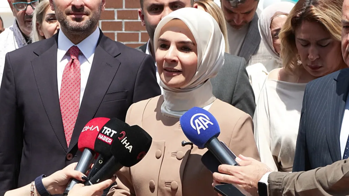 Aile ve Sosyal Hizmetler Bakanı Mahinur Özdemir Göktaş: Devletimiz her zaman ihtiyaç sahibi her vatandaşımızın yanında Aile ve Sosyal Hizmetler Bakanı Mahinur Özdemir Göktaş: Devletimiz her zaman ihtiyaç sahibi her vatandaşımızın yanında