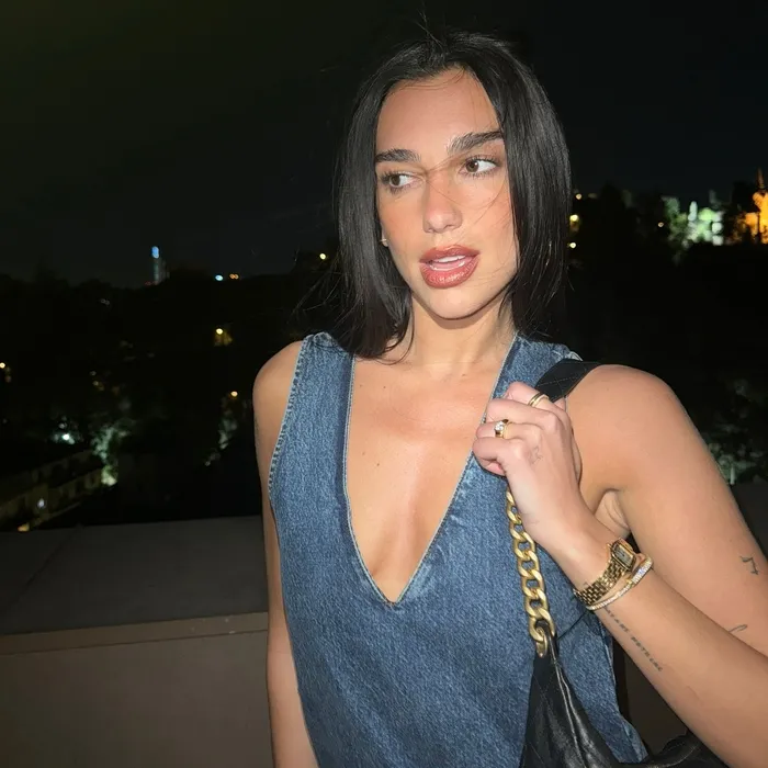 Dünyaca ünlü ismin nişanlandığı konuşuluyordu! Dua Lipa’nın nişan yüzüğü ortaya çıktı