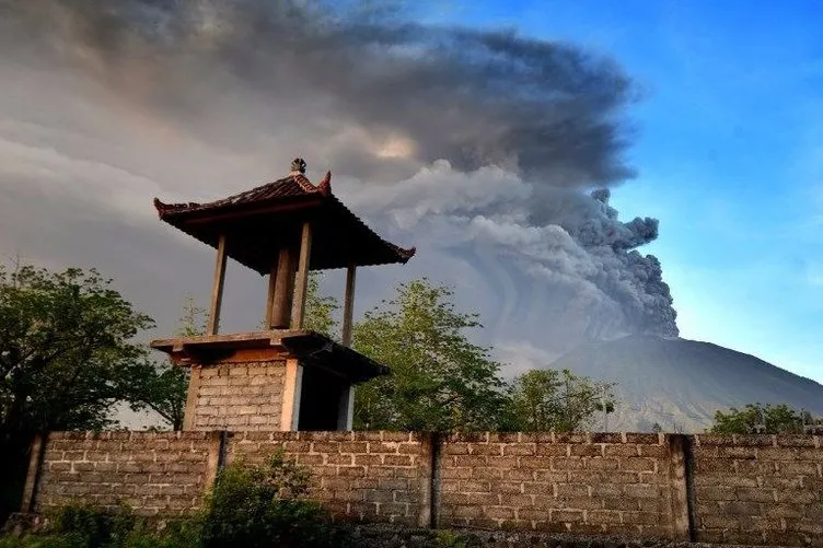 Agung Yanardağı yeniden faaliyete geçti