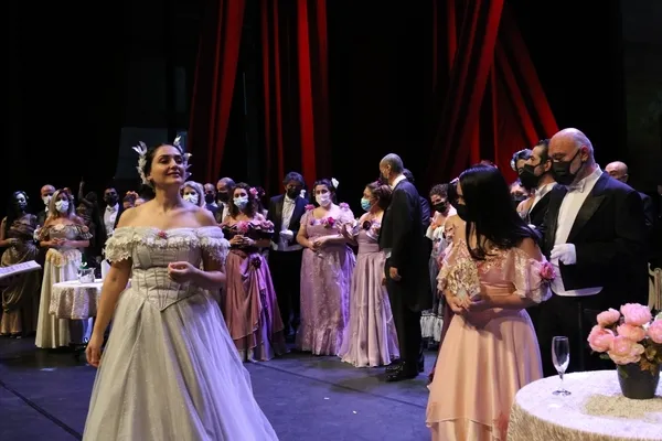 la-traviata-yeniden-sanatseverler-ile-bulusacak-1636724618609.jpg