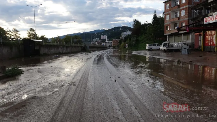 Trabzon’da şiddetli yağışlar etkili oldu: Su baskınları yaşandı!
