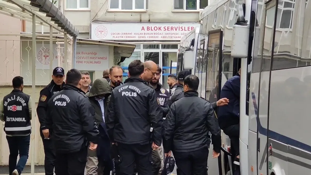 SON DAKİKA… İBB’ye yönelik ‘İhaleye Fesat Karıştırma’ operasyonunda yeni gelişme: 60 şüpheli adliyeye sevk edildi SON DAKİKA… İBB’ye yönelik ‘İhaleye Fesat Karıştırma’ operasyonunda yeni gelişme: 60 şüpheli adliyeye sevk edildi