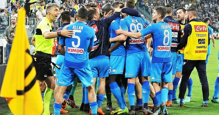 Napoli, Juventus’u yendi şampiyonluğa tutundu