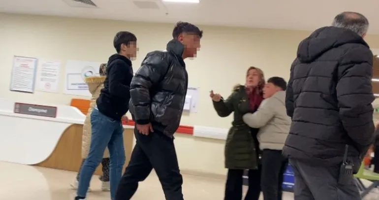 Gençlerin kavgası kanlı bitti: 2 yaralı