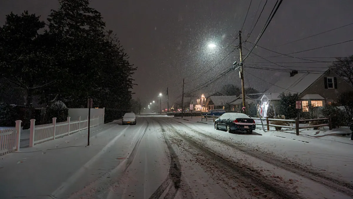 ABD’de kar esareti: Milyonlarca kişi elektriksiz kaldı! On binlerce uçuş iptal edildi ABD’de kar esareti: Milyonlarca kişi elektriksiz kaldı! On binlerce uçuş iptal edildi
