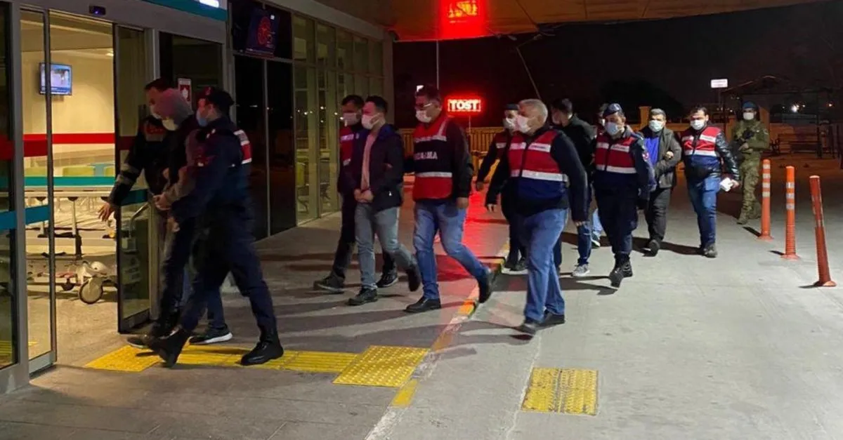 Son dakika: FETÖ’ye ağır darbe! İzmir merkezli 46 ilde FETÖ operasyonu: 148 gözaltı kararı