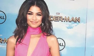 Cesur dekolteler kırmızı halıyı ele geçirdi