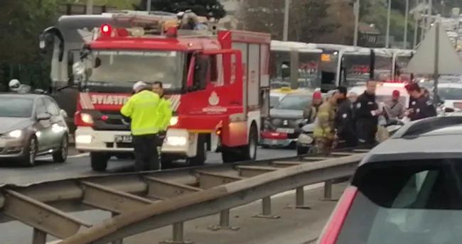 15 Temmuz Şehitler Köprüsü'nde zincirleme kaza: Yaralılar var! 15 Temmuz Şehitler Köprüsü'nde zincirleme kaza: Yaralılar var!
