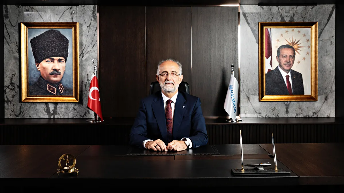 Halkbank 88 yaşında! Halkbank Genel Müdürü Özdil: “Ülkemizin kalkınma yolculuğuna eşlik ediyoruz” Halkbank 88 yaşında! Halkbank Genel Müdürü Özdil: “Ülkemizin kalkınma yolculuğuna eşlik ediyoruz”