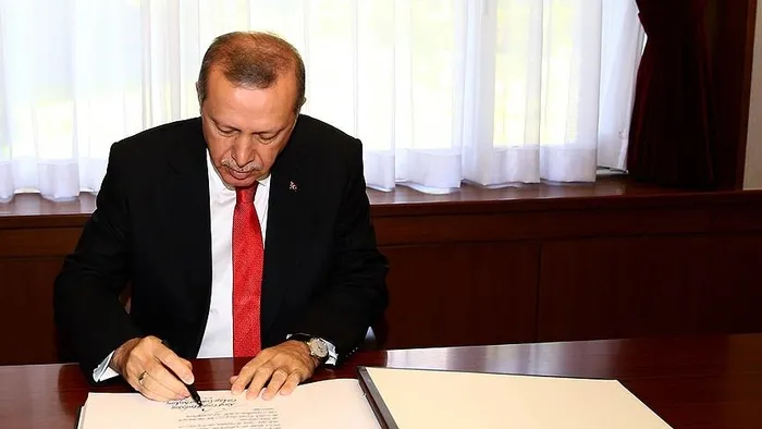 baskan-erdogan-imzaladi-yeni-atama-kararlari-resmi-gazetede-yayimlandi-1654314671802.jpg