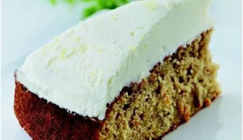 Havuçlu Kek Limonlu ve Mascarpone Peynirli Kaplamalı Tarifi Kekler