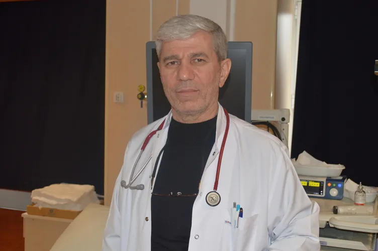 Kusma ve bulantı şikayeti ile hastaneye gitti: 15 yaşındaki çocuğun midesinden çıkanlar şaşkına çevirdi!