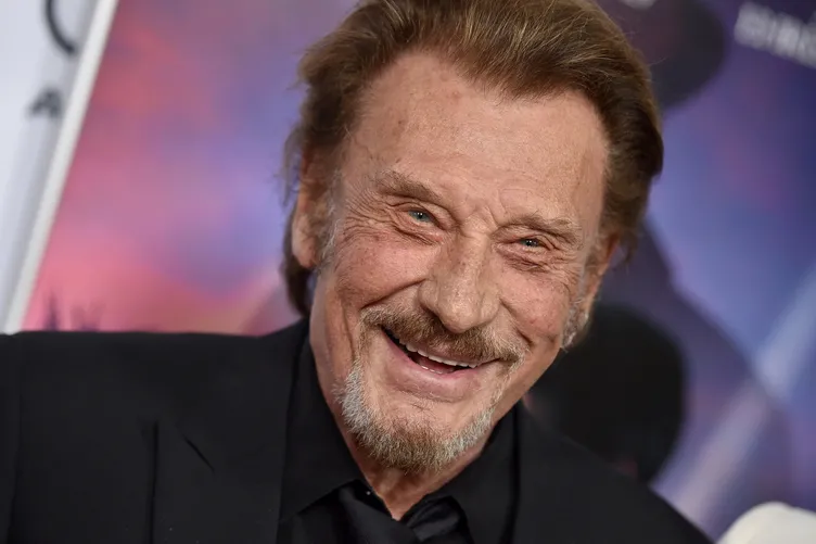 Unlu Sarkici Johnny Hallyday Hayatini Kaybetti Sabah