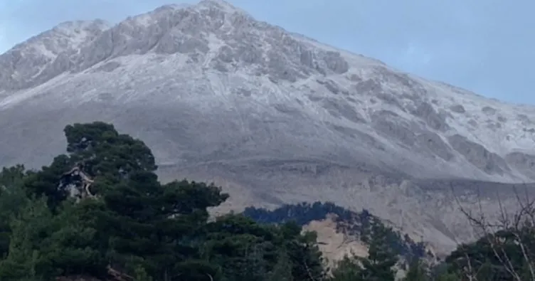 Antalya’ya yılın ilk karı düştü