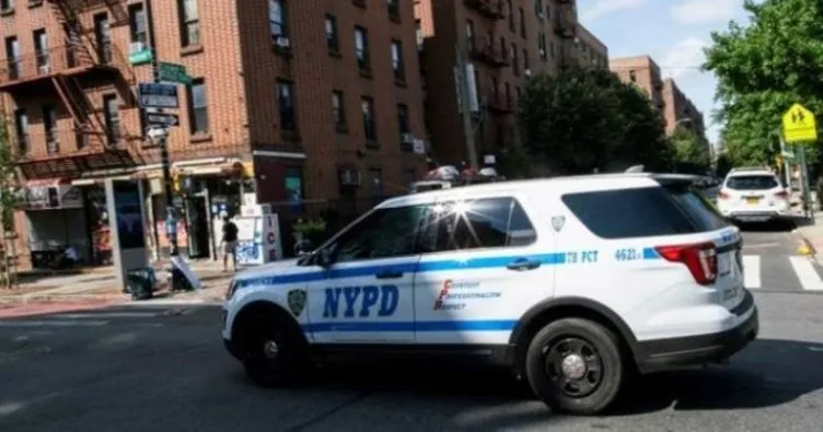 New York polisi, şikayet üzerine gittikleri evde kendilerini yaralayan şüpheliyi öldürdü