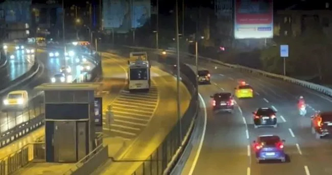 Metrobüste çıkan yangın korku ve paniğe neden oldu