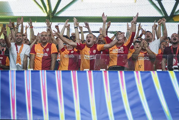 canli-uefa-sampiyonlar-liginde-sporting-lizbon-galatasaray-maci-ilk-yari-oynaniyor-1788980558369.jpeg