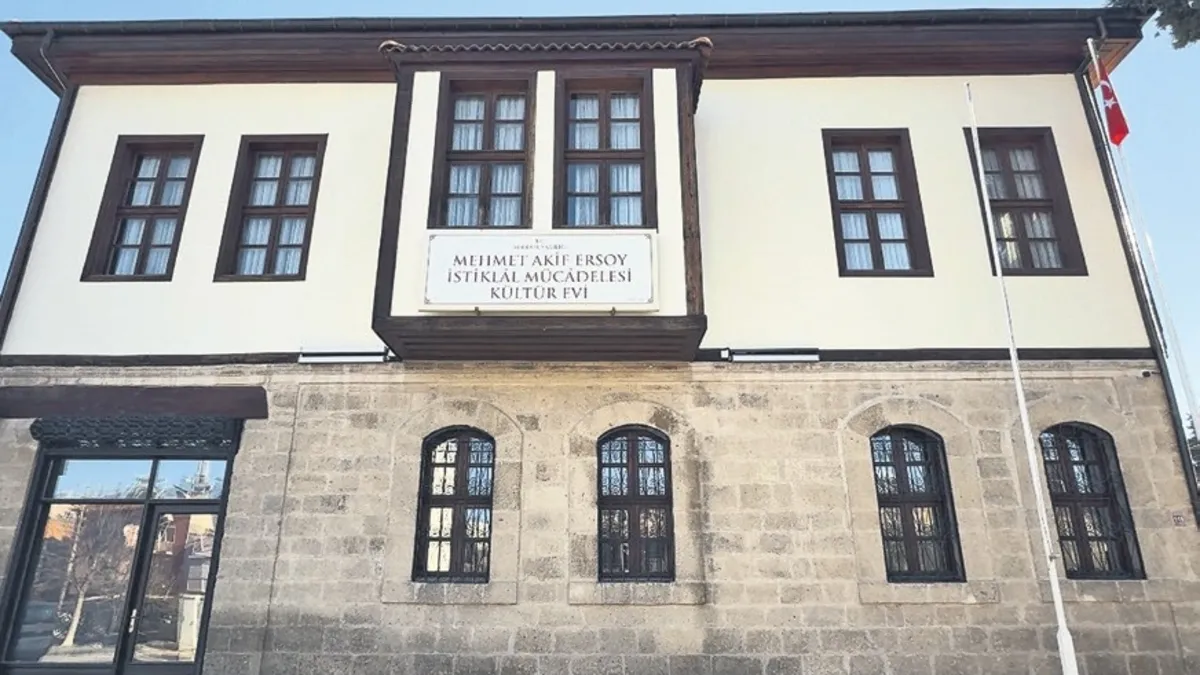 Akif’in manevi mirası geleceği aydınlatıyor Akif’in manevi mirası geleceği aydınlatıyor