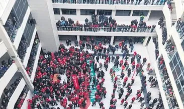 İşçiler isyan etti, CHP’li belediyeyi bastı