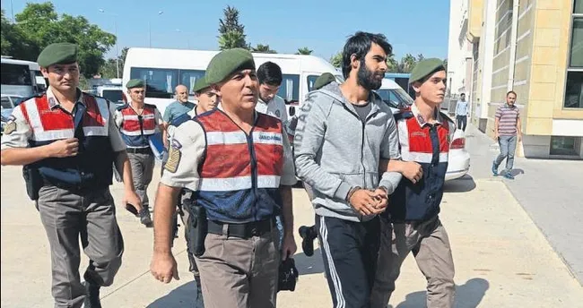 Rolüne kendini fazla kaptırmış