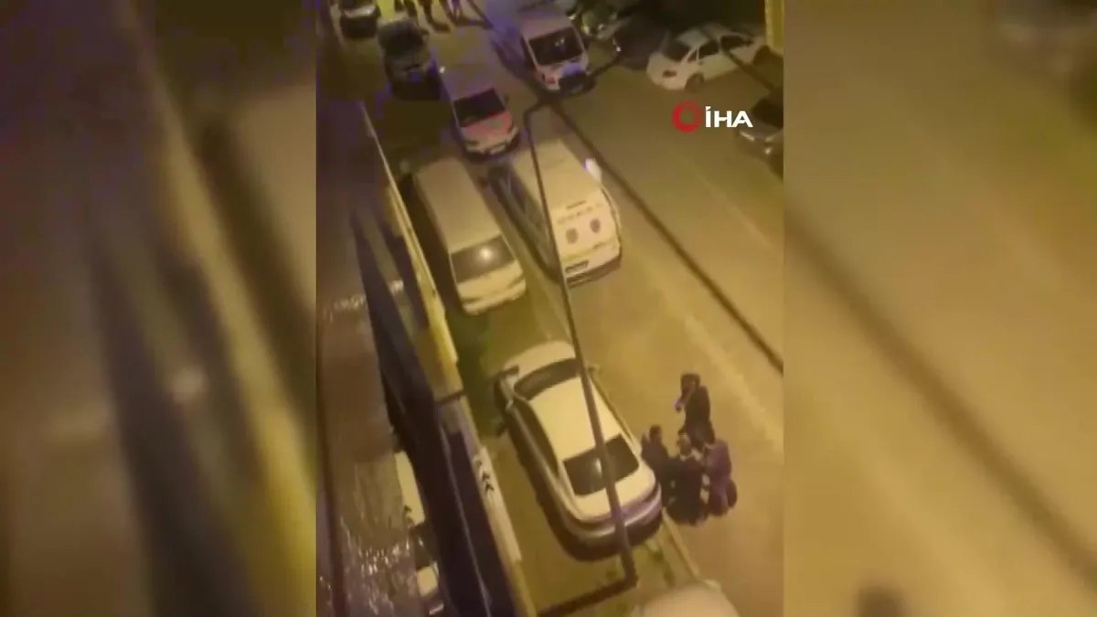 Esenyurt’ta zehirlenme şüphesiyle 7 kişi hastaneye kaldırıldı | Video videosunu izle Esenyurt’ta zehirlenme şüphesiyle 7 kişi hastaneye kaldırıldı | Video videosunu izle