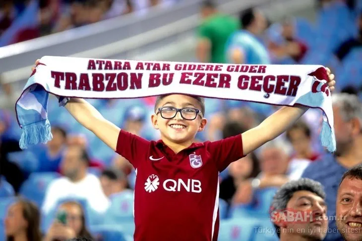 Hüzünlü koreografi | Trabzonspor-Sivasspor maçından görüntüler