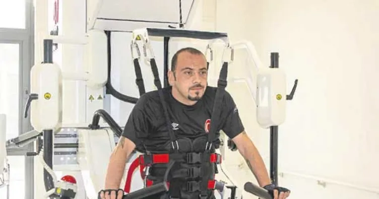 Boynu kırıldı ama hayattan kopmadı