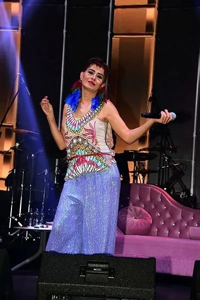 Ünlü oyuncu Tuba Büyüküstün okuduğu işi yapacak! Oyuncu olarak tanıdığımız Tuba Büyüküstün asıl mesleğine dönüyor...